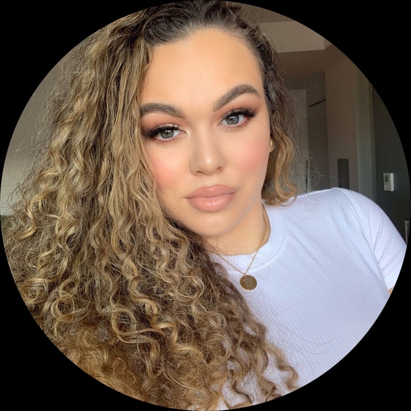 Meet your Posher, Amanda - Picture 1 of 1